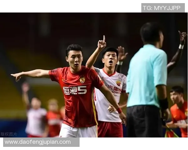 南京足球队在亚运会中的团队协作表现值得称赞与反思的全面分析 南京足球队在亚运会中的团队协作表现值得称赞与反思的全面分析