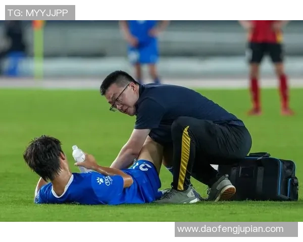 南京足球队技术争议引发热议球迷各抒己见探讨战术与表现 南京足球队技术争议引发热议球迷各抒己见探讨战术与表现