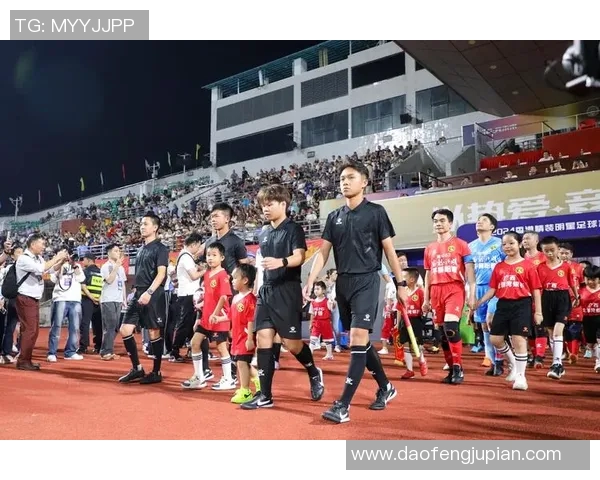 南京足球队的蜕变之旅世锦赛特别报道展现新风貌与未来愿景 南京足球队的蜕变之旅世锦赛特别报道展现新风貌与未来愿景