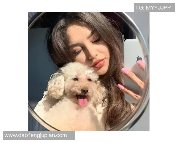 展现女性魅力与足球明星气质的高级感头像设计理念 展现女性魅力与足球明星气质的高级感头像设计理念